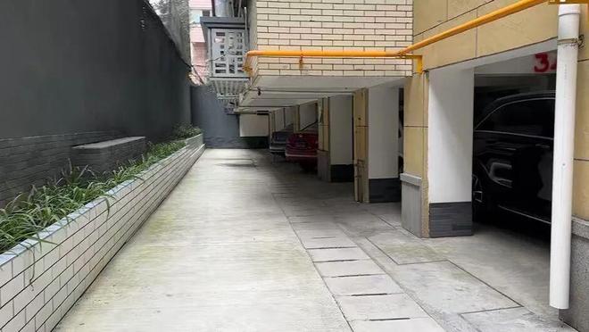 凯发国际安逸惨了！青羊老小区靠“党建+信托物业”打了个漂亮的“翻身仗”(图2)