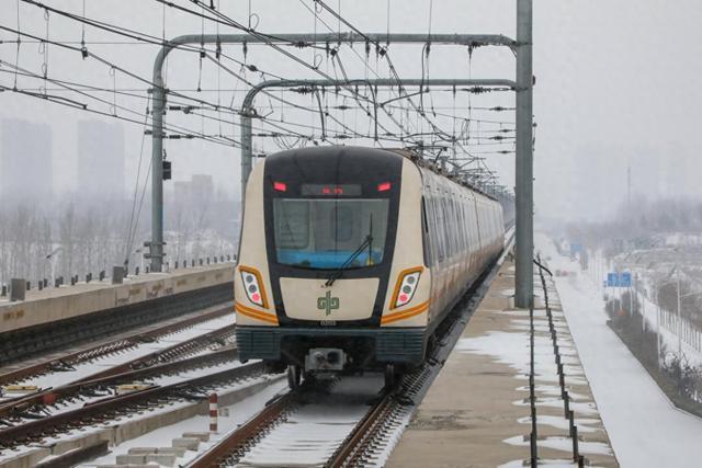 12月12日郑州地铁城郊线行车间隔延长、快车暂停