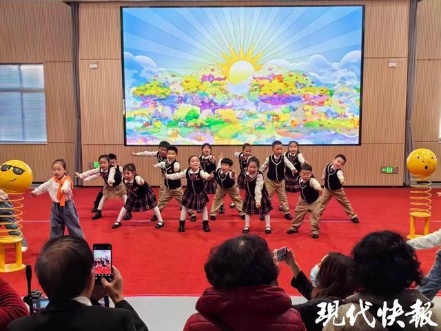 凯发旗舰厅浸润一年艺享时光玄武社区文化艺术行圆满收官(图4)