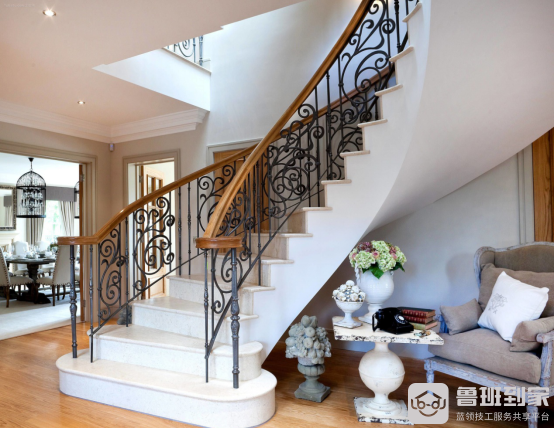 常用三种家庭楼梯扶手哪种好？