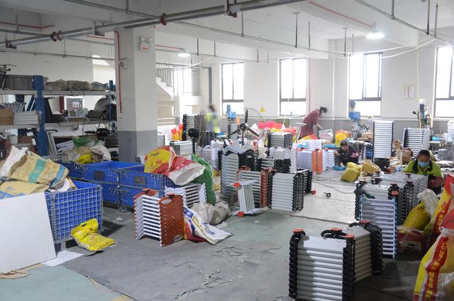 伸缩楼梯推荐河南优品可定做尺寸上门安装超贴心