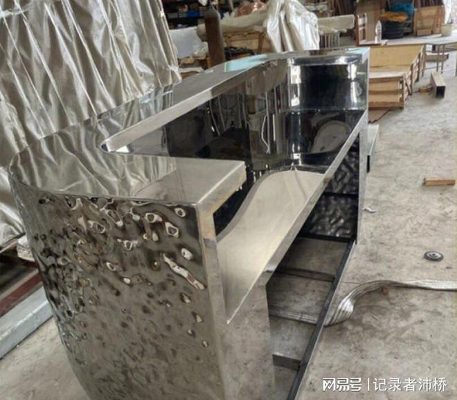 上海巨奥金属:不锈钢加工厂家不锈钢屏风、壁龛供应(图1)