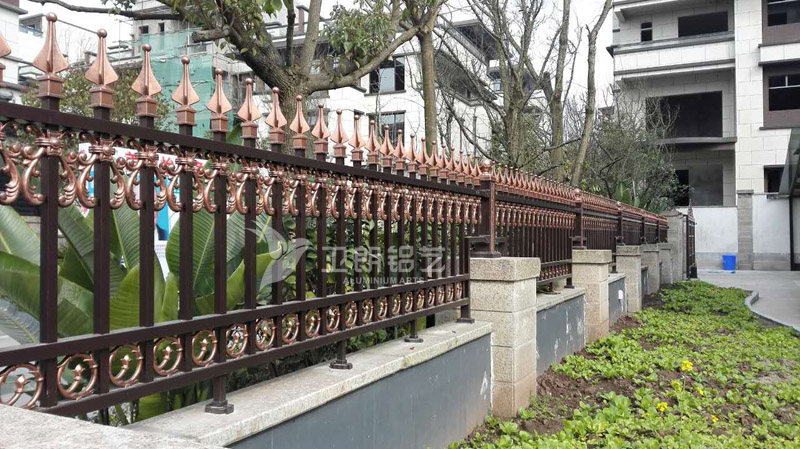 凯发国际铝艺护栏比普通护栏的优势和好处(图1)