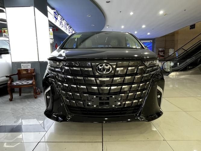 2025款丰田埃尔法依旧是商务车风向标各方凯发国际面表现均衡动力够强(图1)