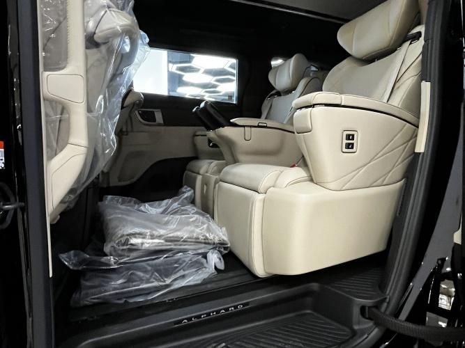 2025款丰田埃尔法依旧是商务车风向标各方凯发国际面表现均衡动力够强(图4)