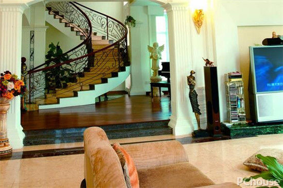 木扶手楼梯怎么安装？安装楼ag凯发梯时要注意什么(图1)