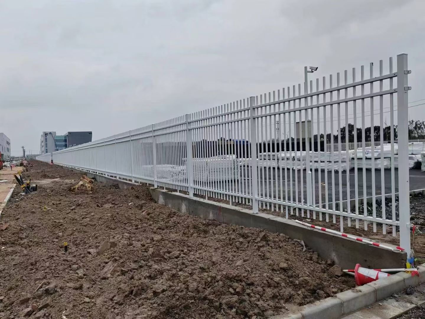 前瞻2026:锌钢护栏凯发旗舰厅选购指南与优质生产厂家深度解析(图2)