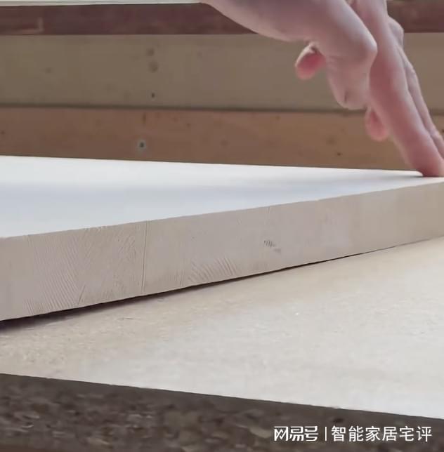 压木板和实木板有什么区别？到底选哪个？木工师傅这样建议！(图1)
